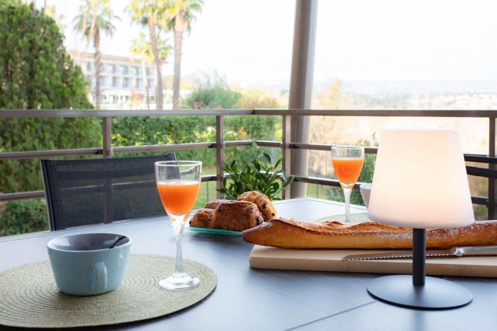 A7- 2 Bdr Sea & Mountain View - Ac, Parking, Pool & Terrace Apartment Antibes Exterior photo
