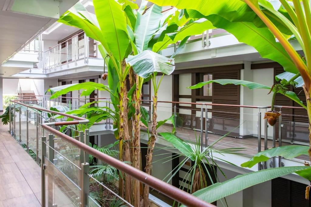 A7- 2 Bdr Sea & Mountain View - Ac, Parking, Pool & Terrace Apartment Antibes Exterior photo