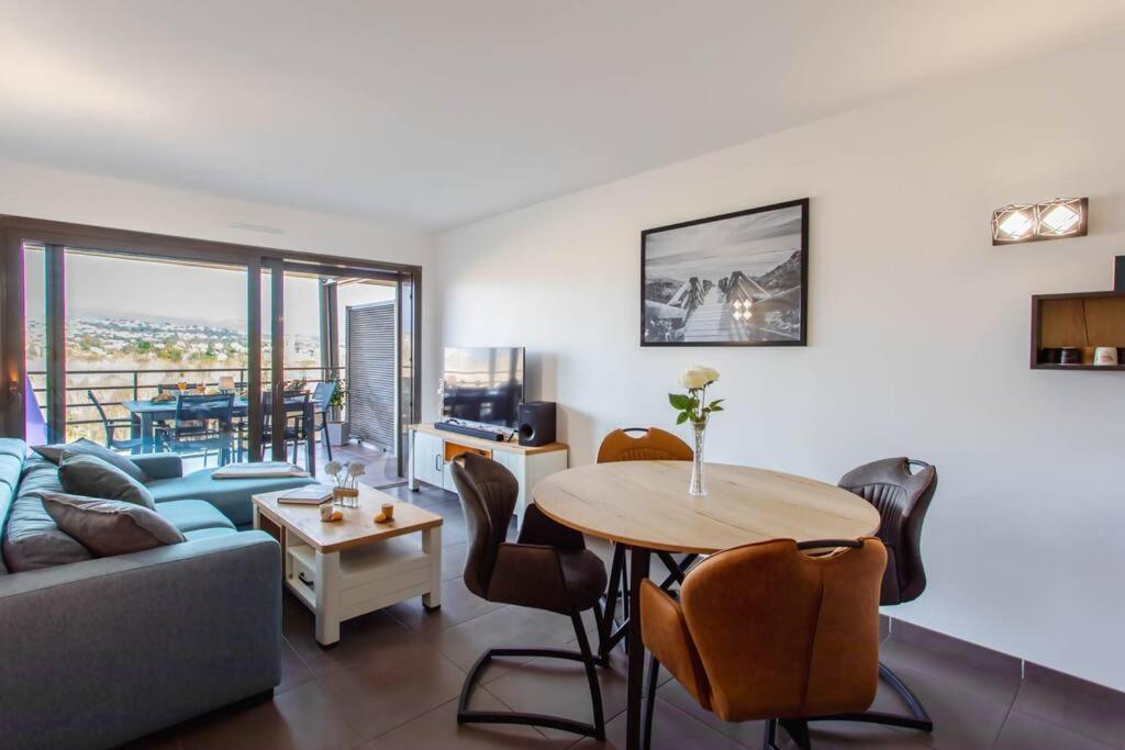 A7- 2 Bdr Sea & Mountain View - Ac, Parking, Pool & Terrace Apartment Antibes Exterior photo